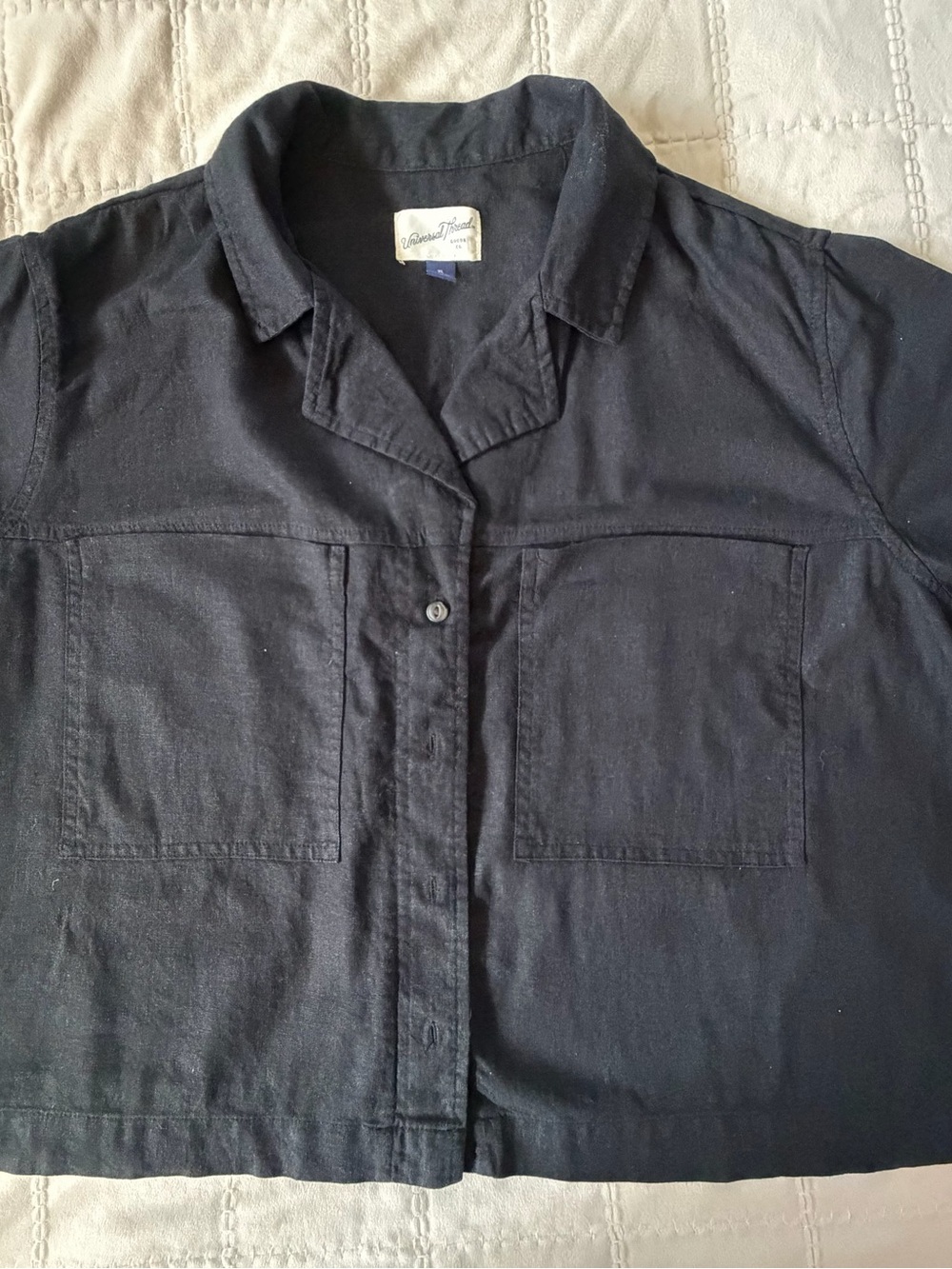 Universal Thread Black Casual Button-Down Shirt